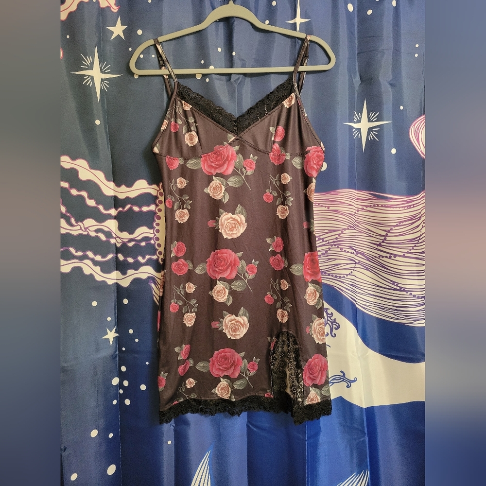 Sexy & Light Rose Night Gown w/ Lace Trim